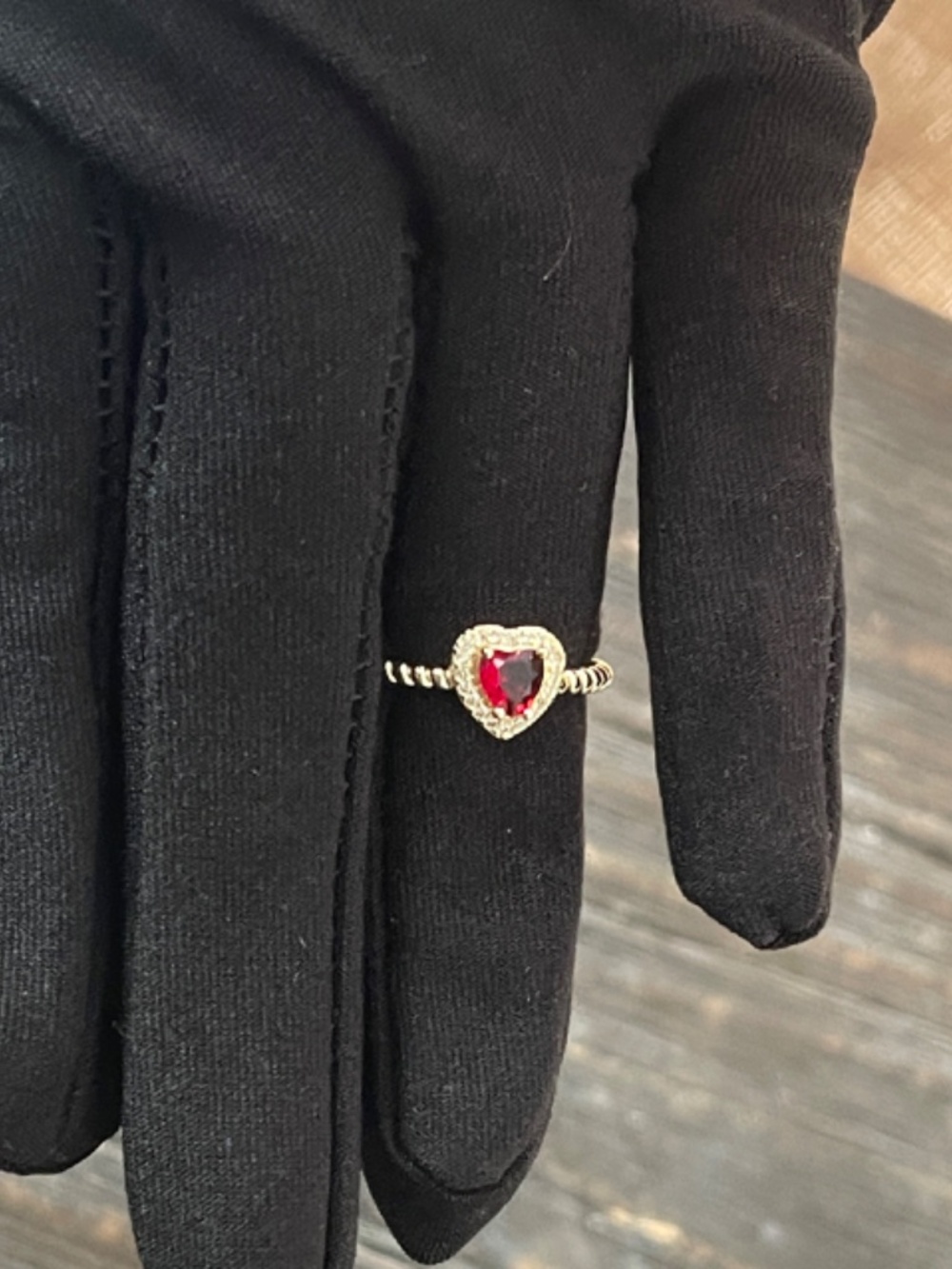 Lovely Red Heart Cz Laminated Gold Ring - Picture 3 of 3